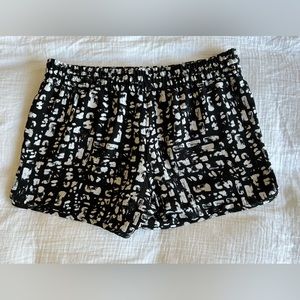 SOLD | Banana Republic Shorts, size small